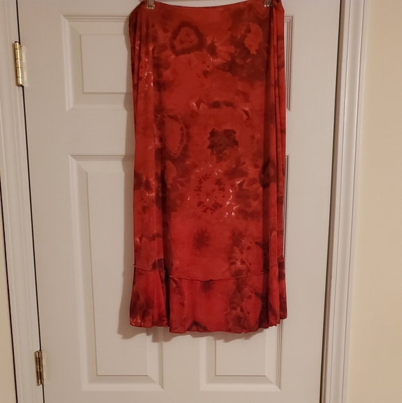 Ladies Skirt - Picture 3 of 3